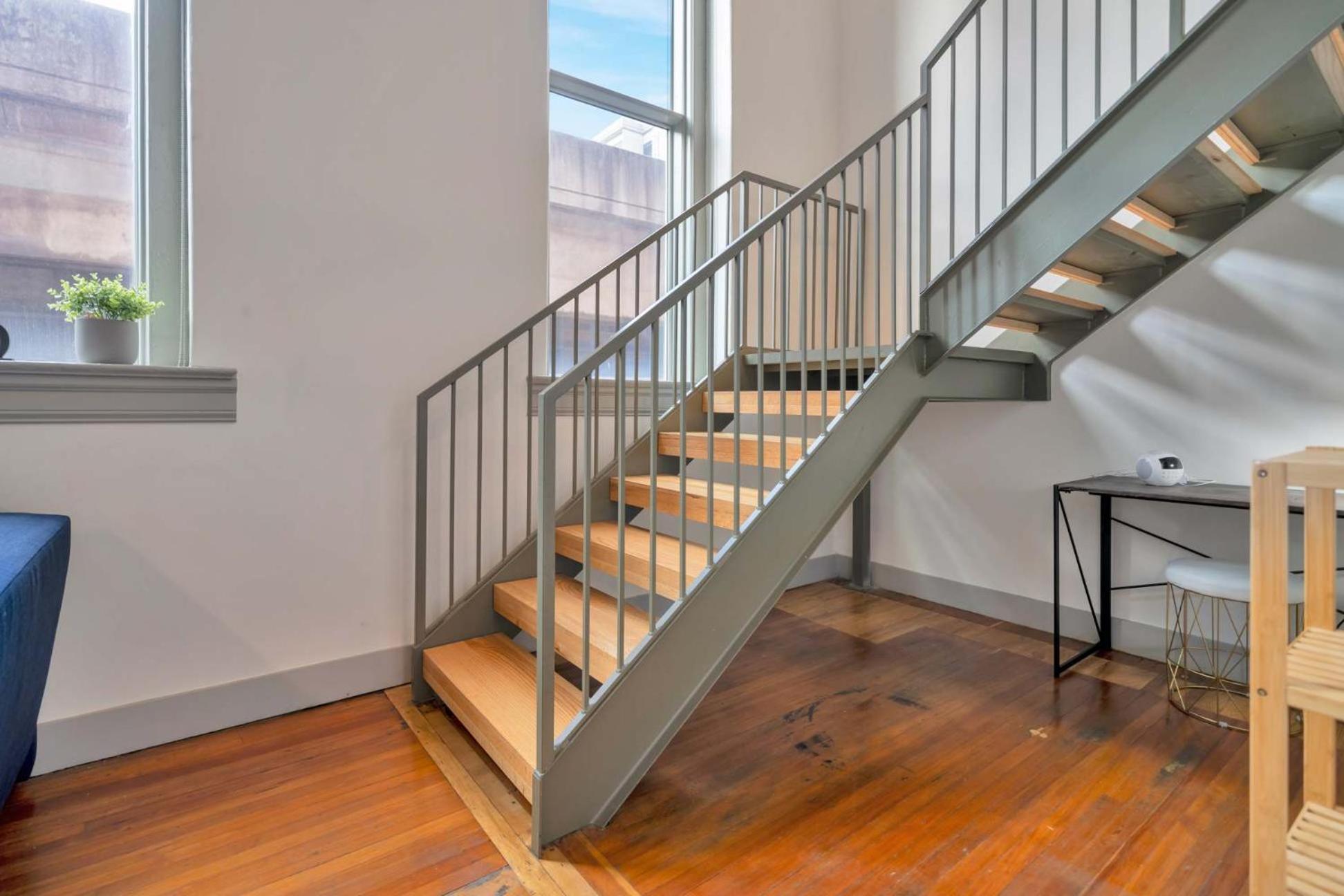 Bright And Modern Loft In # 209 Louisville